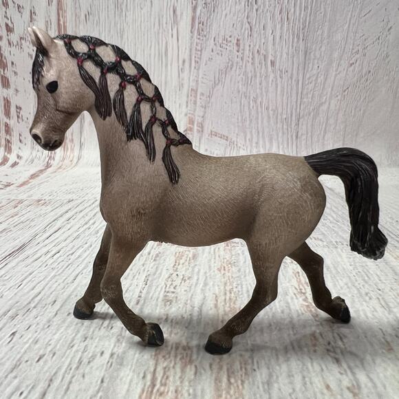 Schleich Grey Arabian Horse 73527 Figure 2013 Braids 5" - Picture 1 of 12